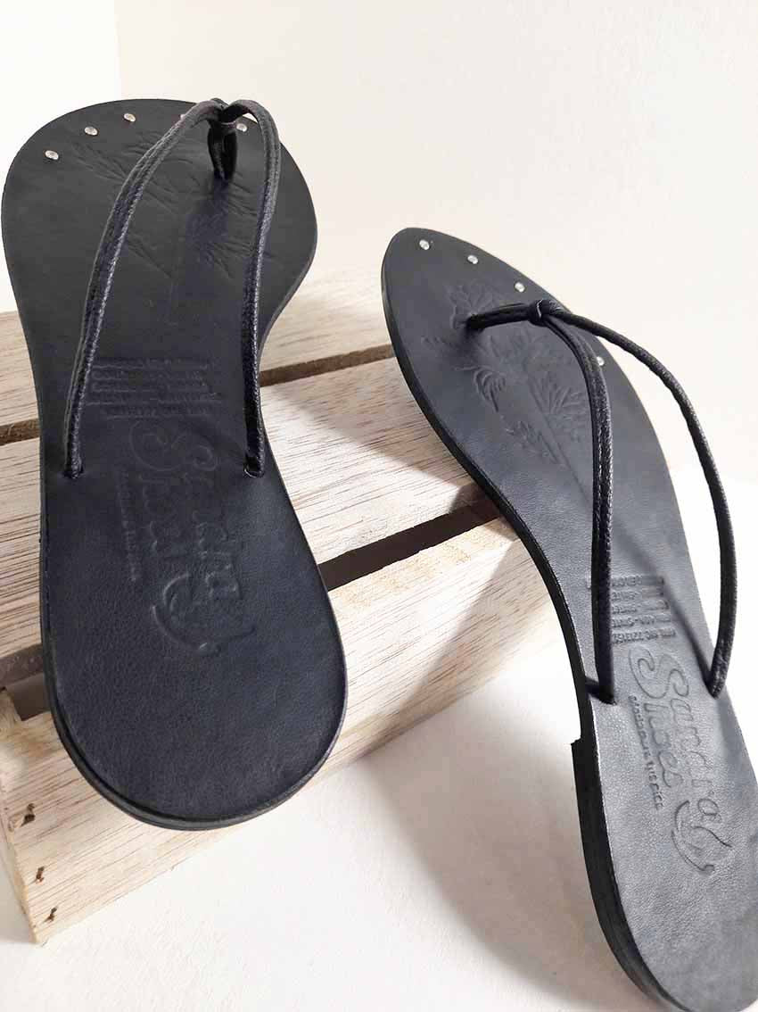 sandalias tres puntadas negras